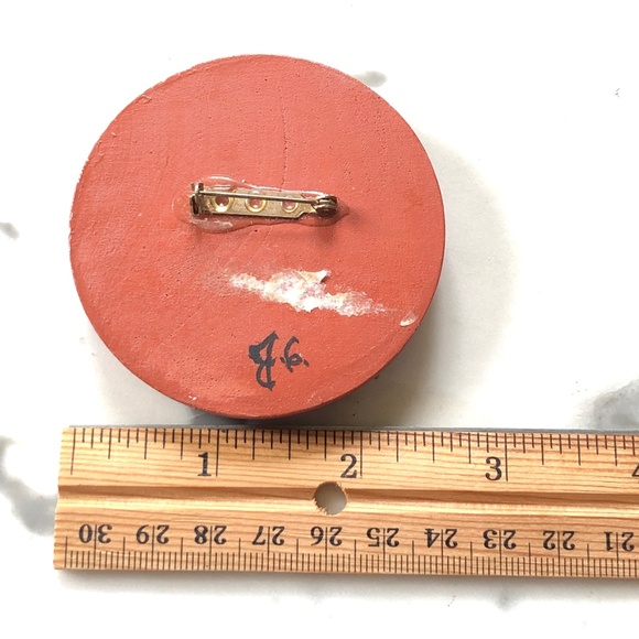 Vintage Brown Round Wooden Floral Pin Brooch Handmade Hand-painted - Picture 5 of 5